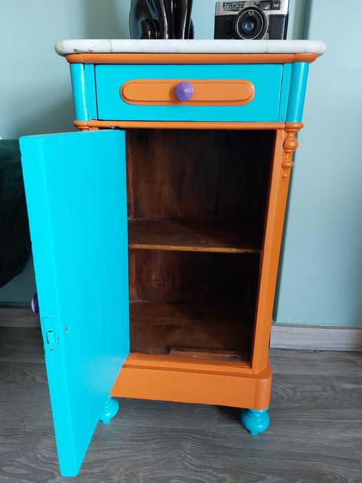 móvel antigo renovado