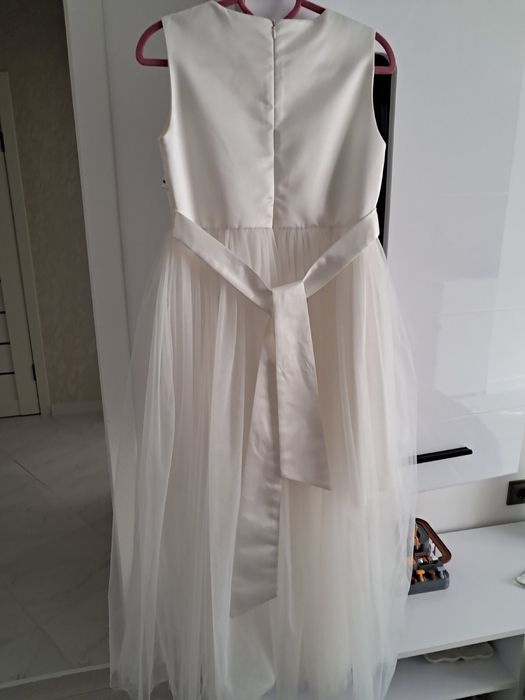 На причастя плаття 152-158 випускний