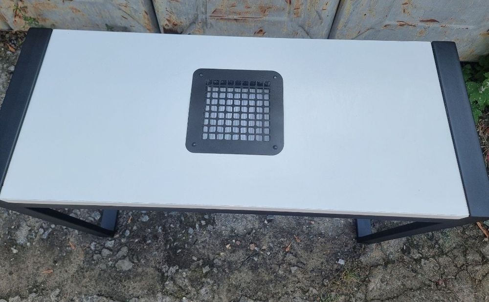 Стіл манікюрний, крісло манікюрне, обладнання для манікюру