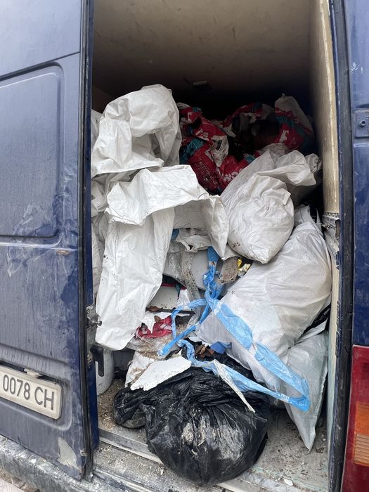 Вивіз сміття ,бою,утилізація старих меблів,чистка територій,квартир