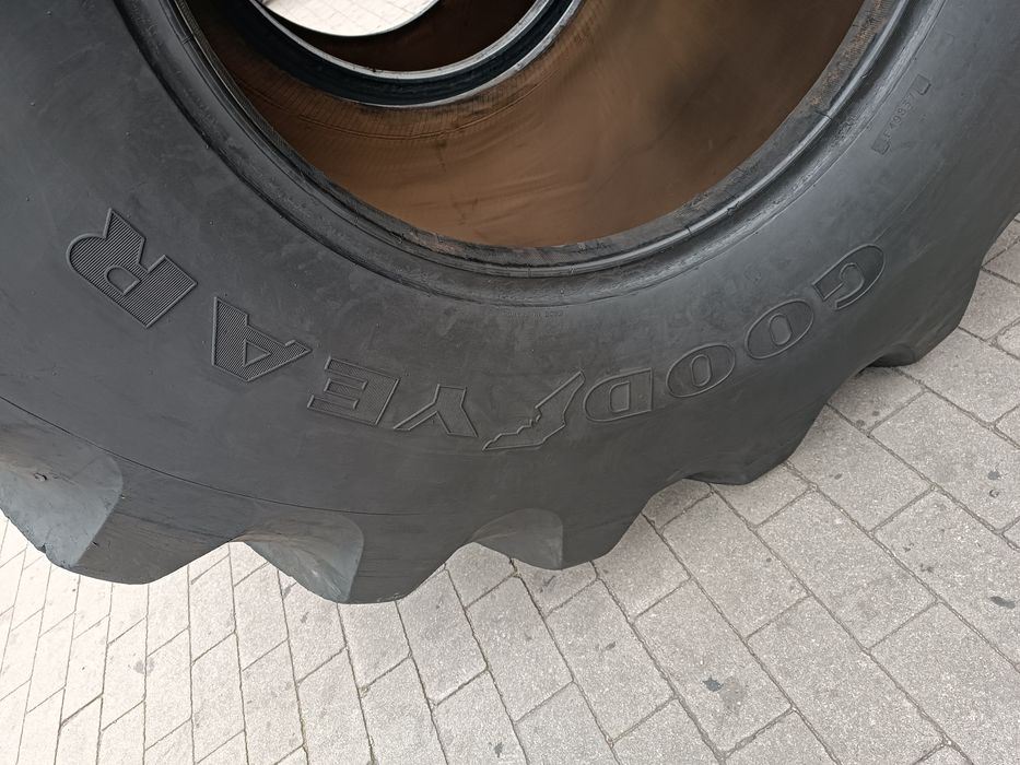 750/65R26 Goodyear DT820 28LR26