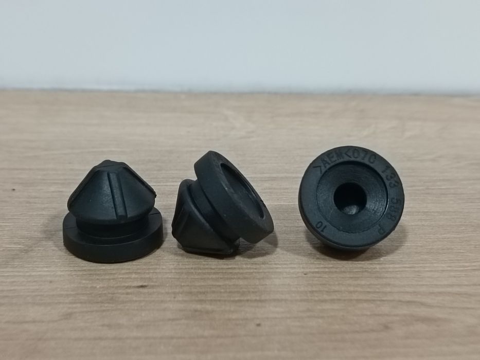 Подушка корпусу повітряного фільтра VAG 07C133588