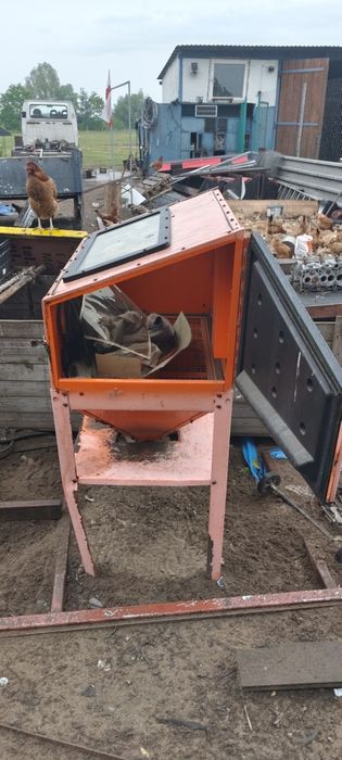 Piaskarka kabinowa 250 L