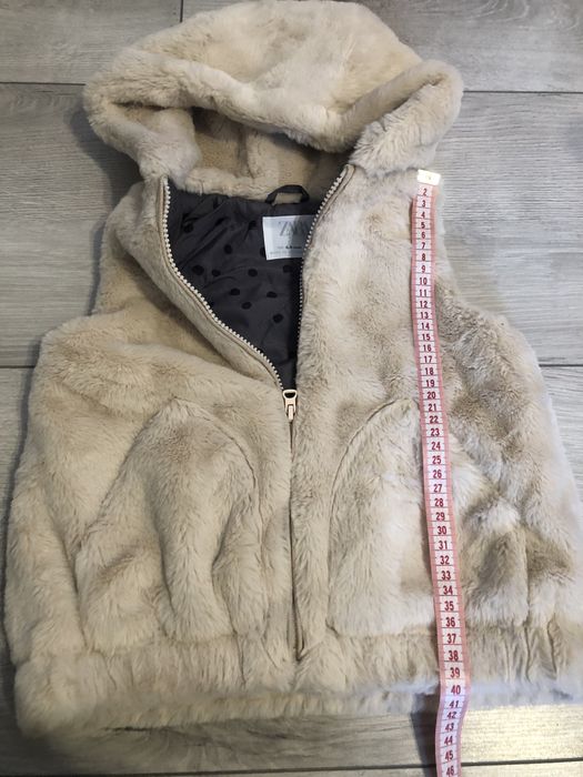 Шуба Zara ( безрукавка)