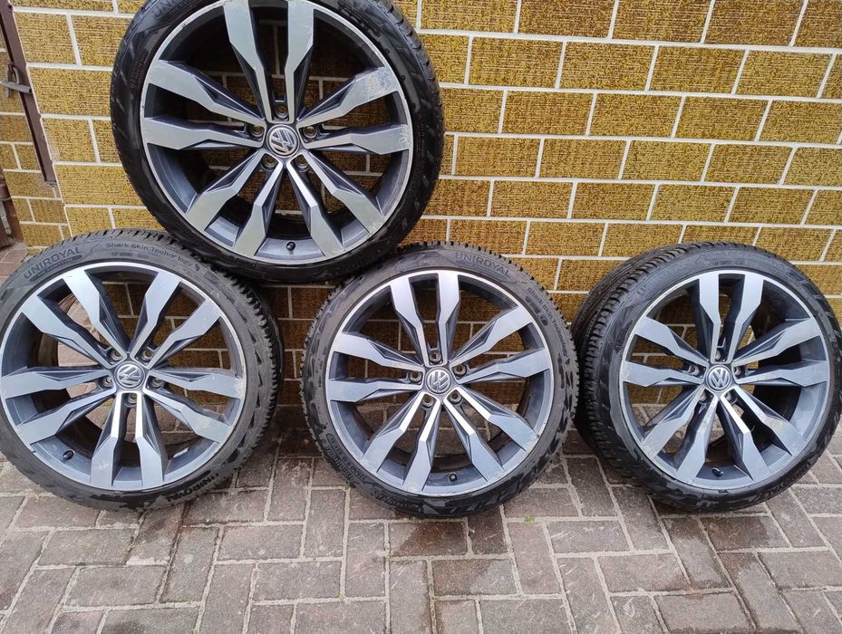 Koła "19"  z VW T-Rocka z oponami letnimi UNIROYAL 225/40 R19 93Y XL Dot 2x2024,2x2025