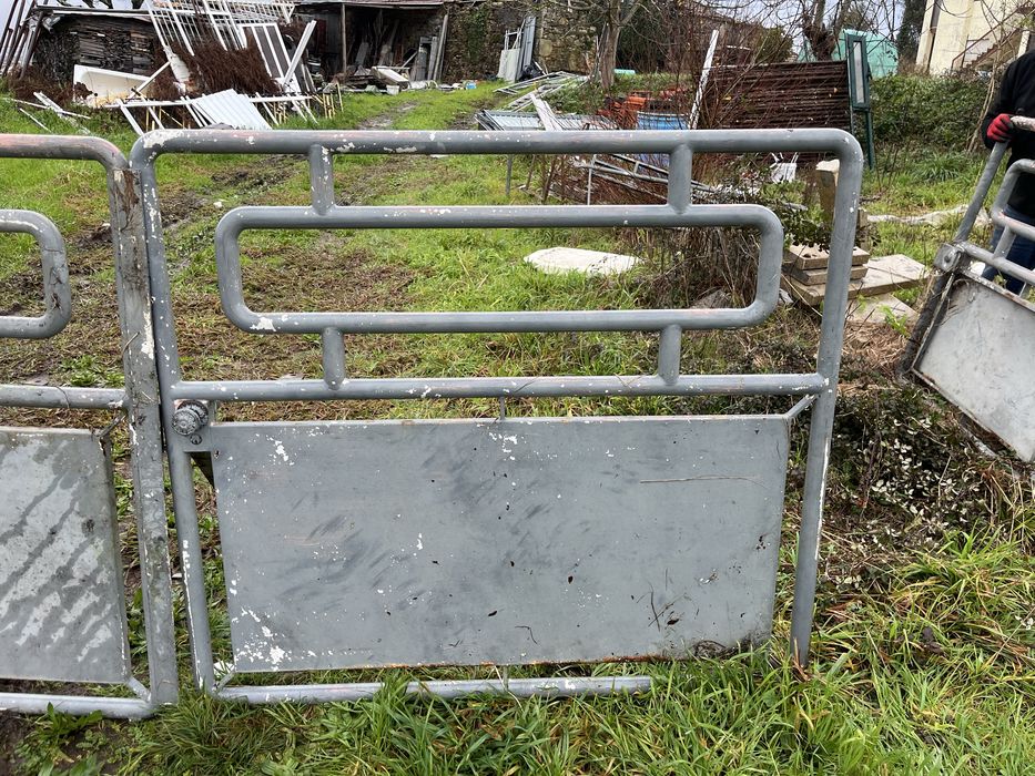 Portões em tubo de ferro