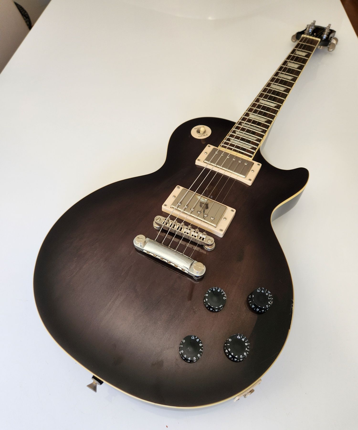 ケース付】Epiphone Les Paul 2010 TRIBUTE エレキ