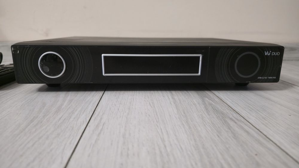 VU DUO Linux podwójny tuner satelitarny + HDD 1,5 TB