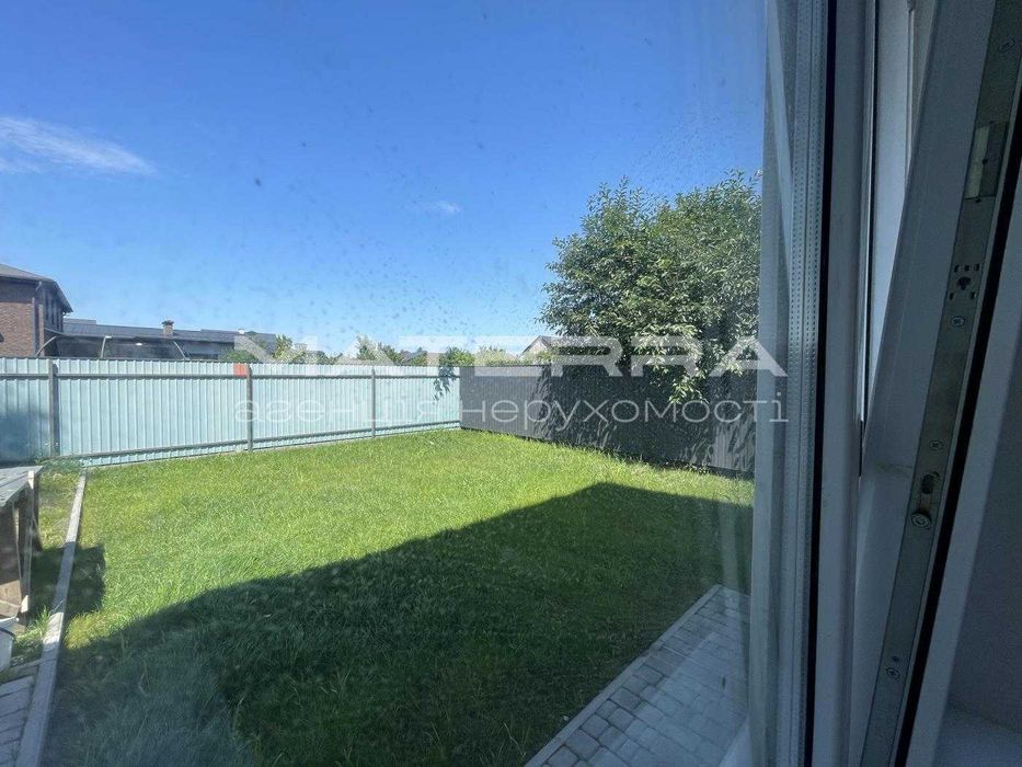 Продаж дуплексу з ремонтом у с. Нове,94м2, центр поряд з школою