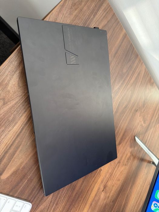 Laptop ASUS Vivobook x16 oled 120 mhz 1 tb 16 gb i7  k3504va