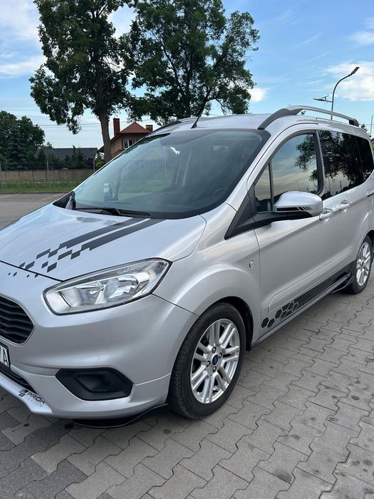 Ford Tourneo Courier 1.5 TDCi Titanium
