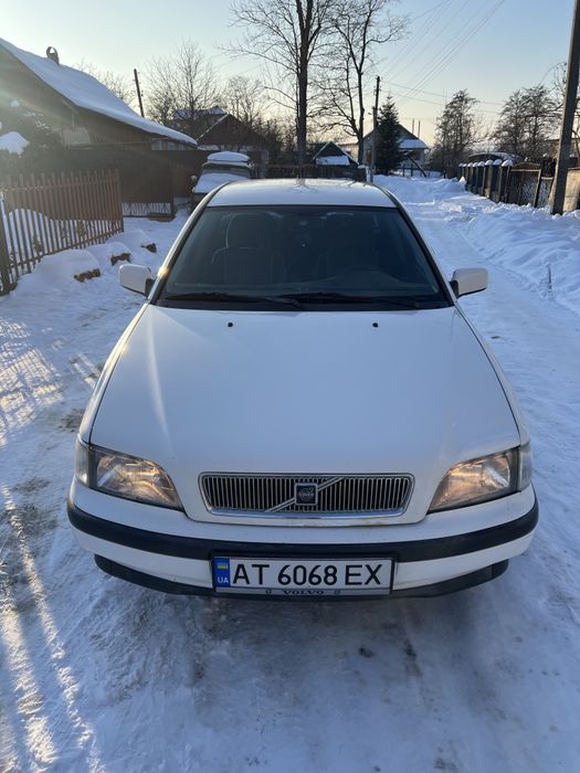 Volvo v40 1.6 benzin 1998p