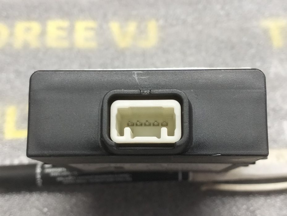 Блок Smart Key (безключовий доступ) Toyota Avensis T27 — 89741-05081