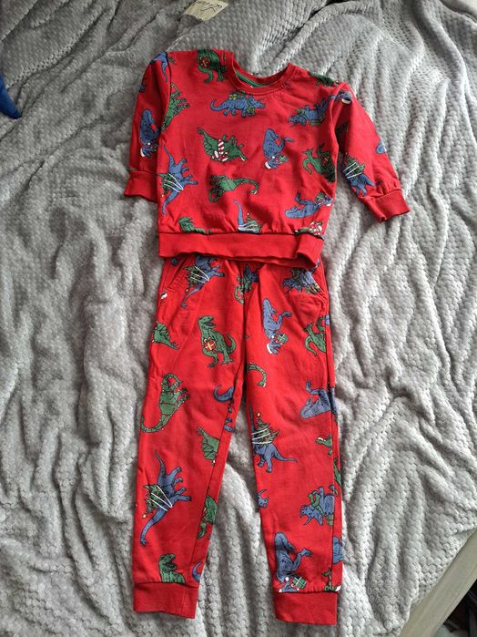 Świąteczny dres 110
