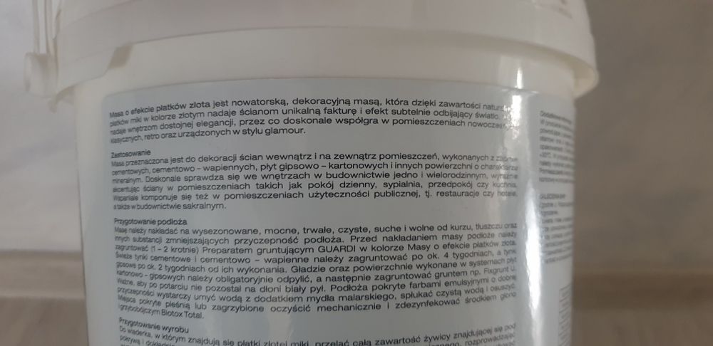 Masa o efekcie płatków złota