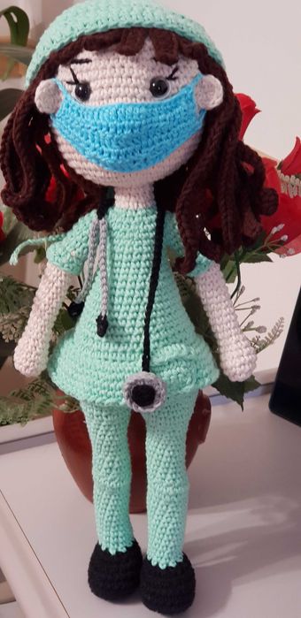 Boneca Amigurumi Dra Cirurgiã