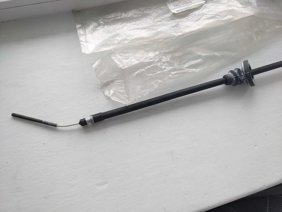 Тросик Subaru 27621FC012