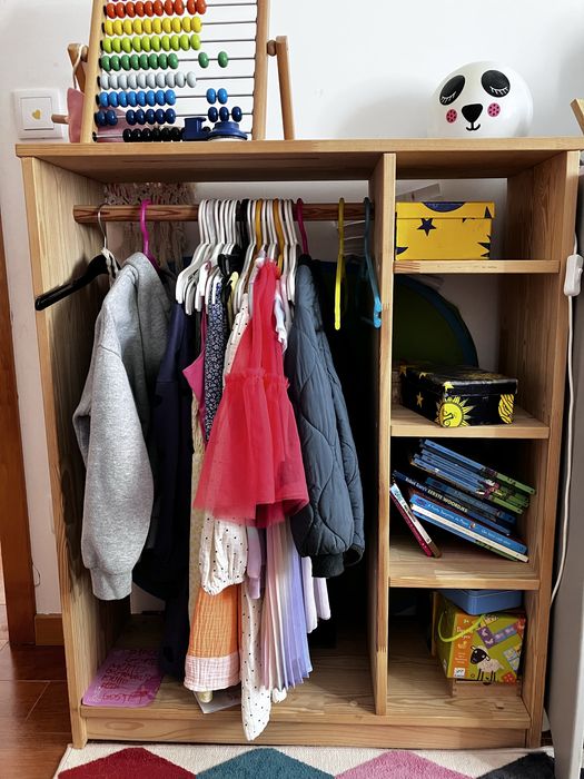 MONTESSORI armário infantil aberto