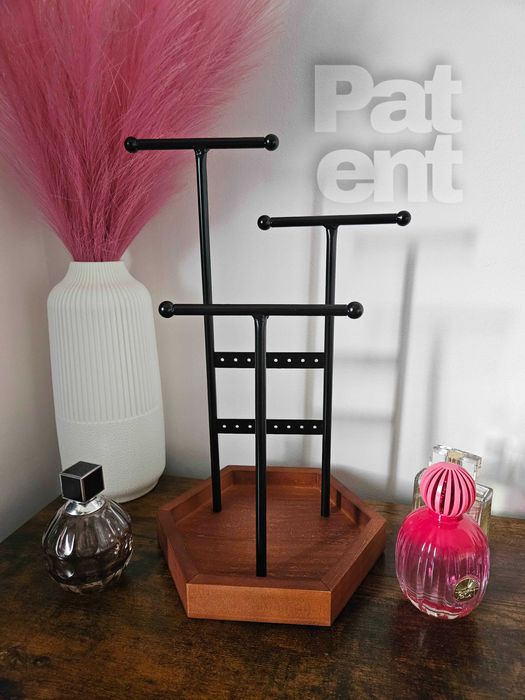 Szkatułka ekspozytor stojak na biżuterię pojemny z haczykami i loft