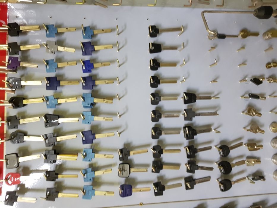 Виготовлення, дублікати ключів ВИНОГРАДІВ