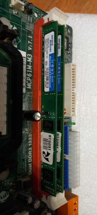 Комплект материнська плата AM3 , Athlon II X2 240 та пам'ять 4gb бв