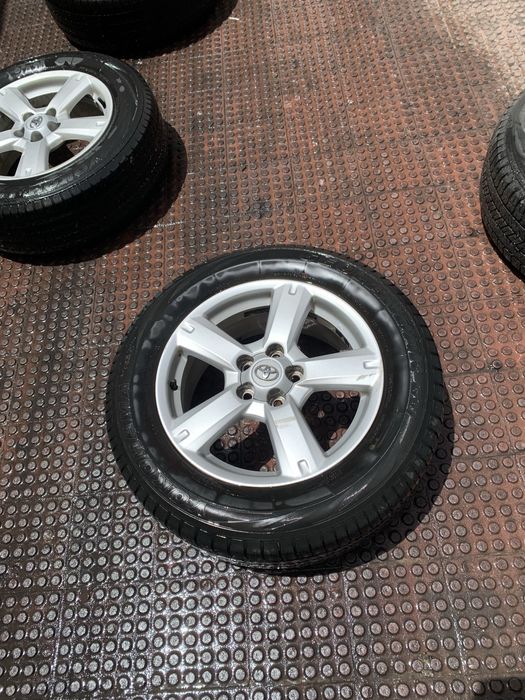 Pneus Com jantes Toyota