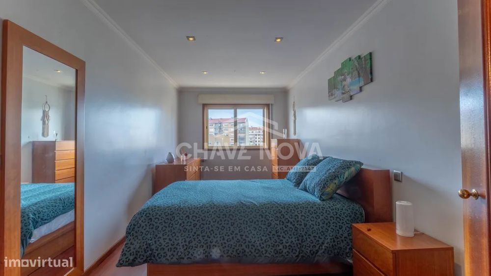 Apartamento T2 com Varanda e Garagem Box