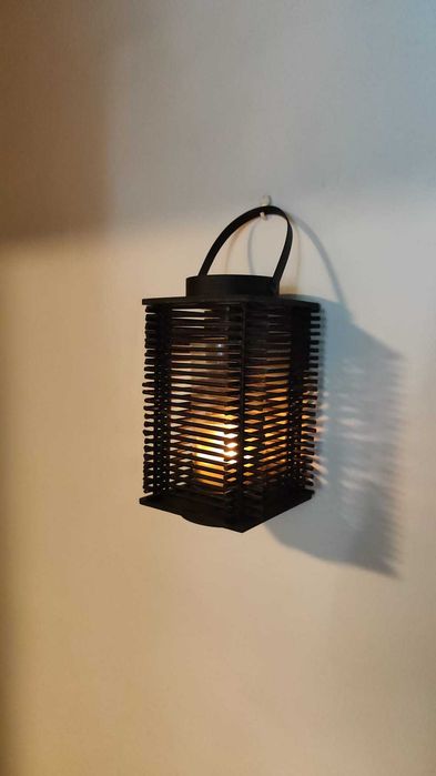 Lanterna de madeira (preto)