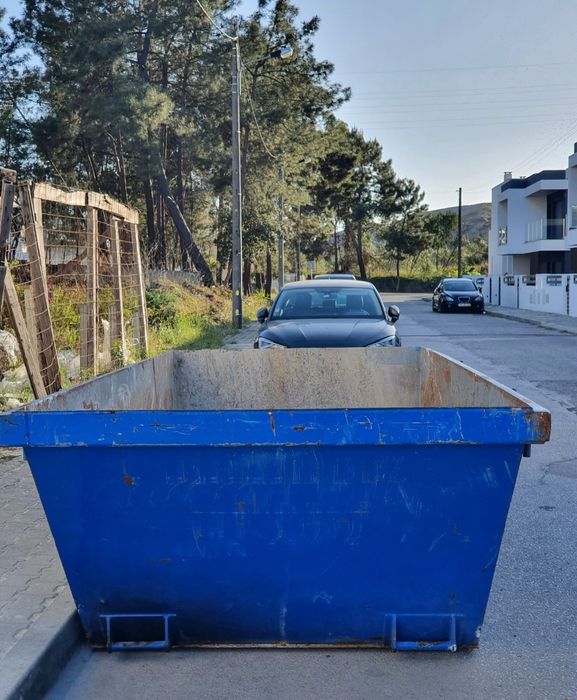 ENTULHO de OBRAS e LIXO recolhemos tudo em carrinhas e contentores