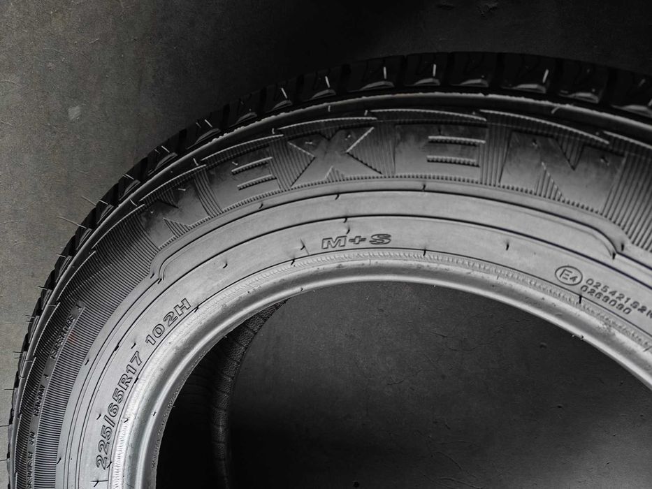 Шини літні R17 225 65 Nexen/Roadstone Roadian HTX як нові на джип