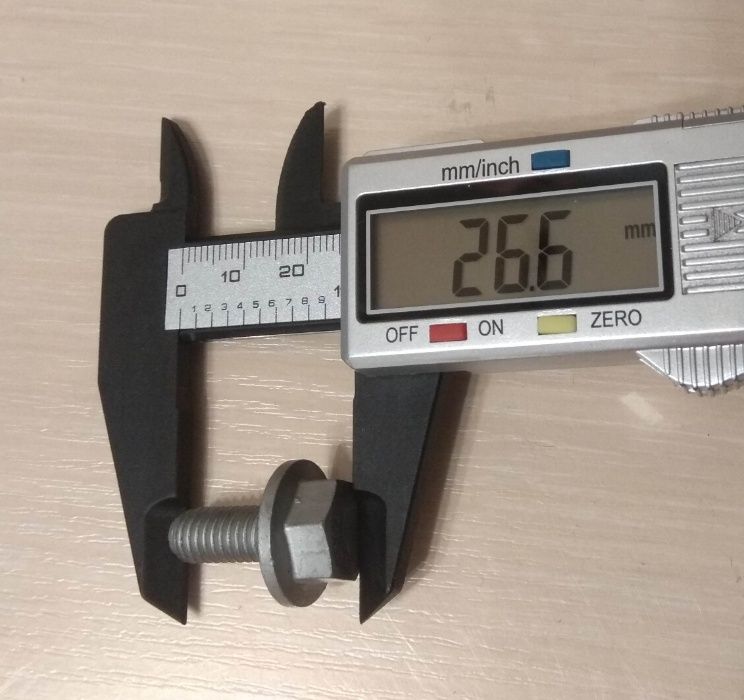 Болт винт М8 левая резьба для дисковой пилы торцовки