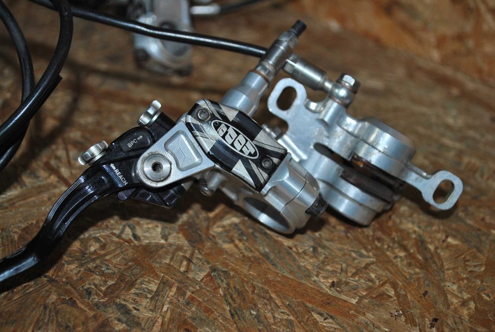 Kultowe hamulce HOPE Tech X2 2-tłokowe srebrne CNC mtb retro