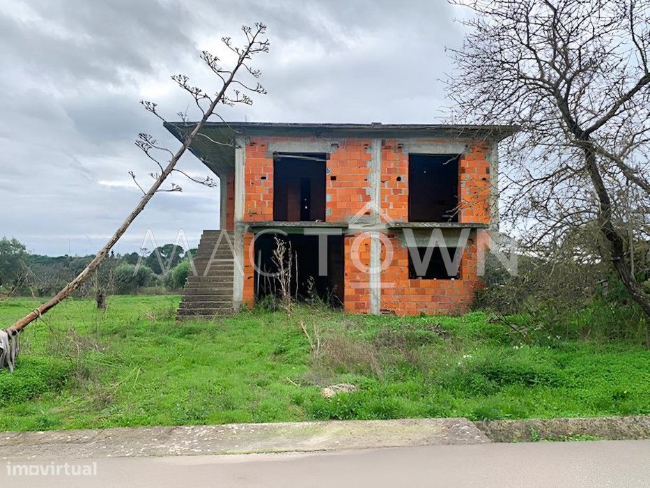 Moradia Moderna e Funcional em Torres Novas — Assentiz, Santarém