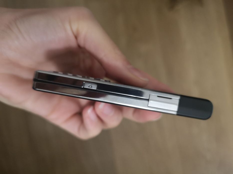 LEVI'S Luxury 'The Original' Collectible Mobile Phone – New/Rare64729890181761122