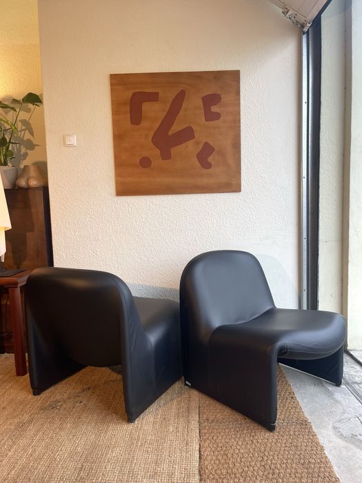 Cadeirões vintage estilo Giancarlo Piretti