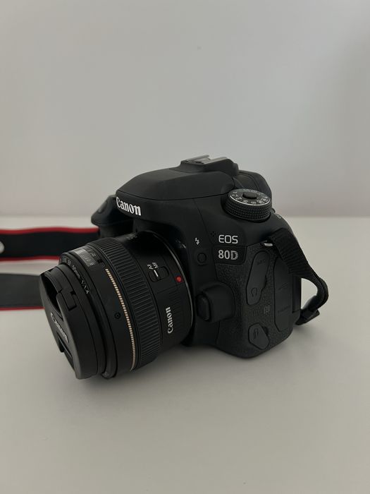 Lustrzanka Canon EOS 80D z obiektywem