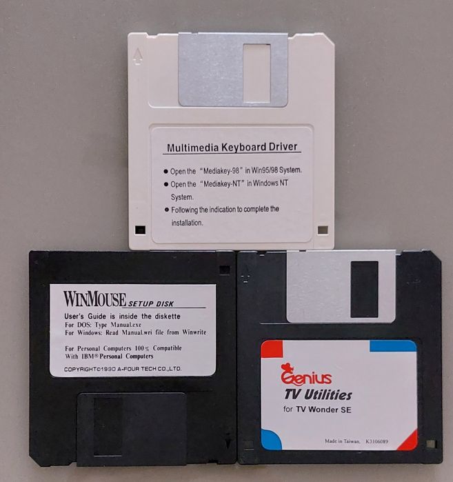 Vintage Floppy Disks with Applications64286058319106120