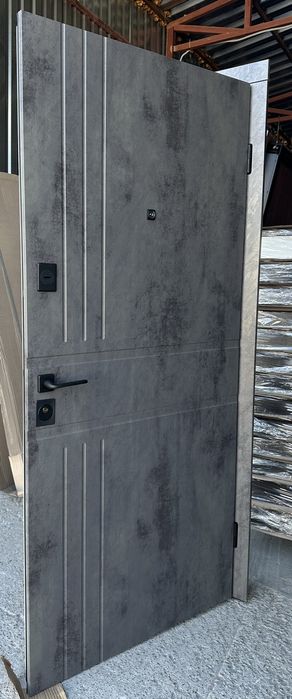 Входные металлические двери вхідні металеві двері нові розпродаж бу