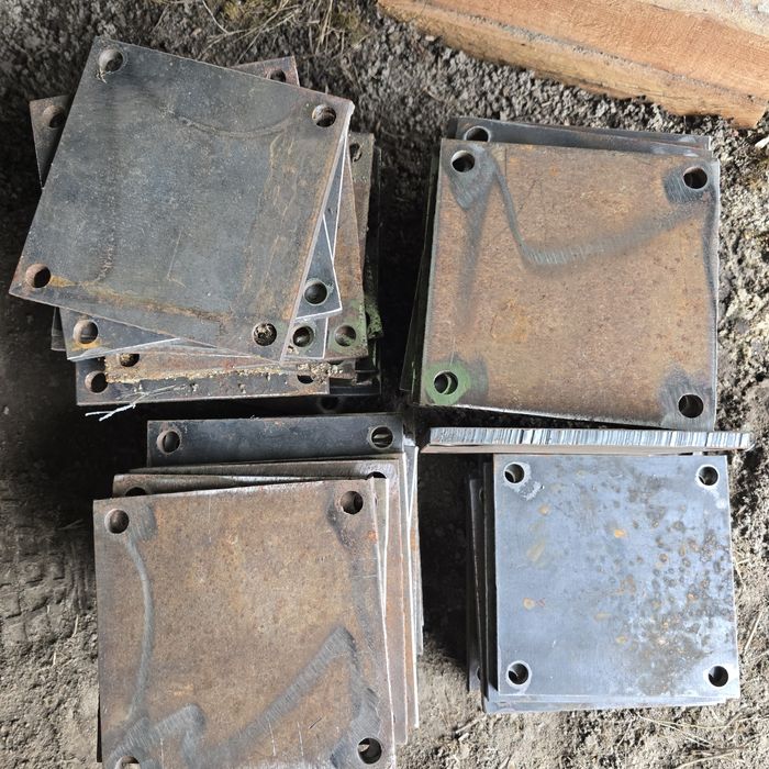 Stopa montazowa 150x150x10  mm