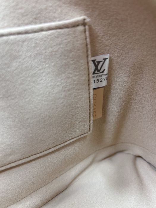 Сумочка в стилі LV