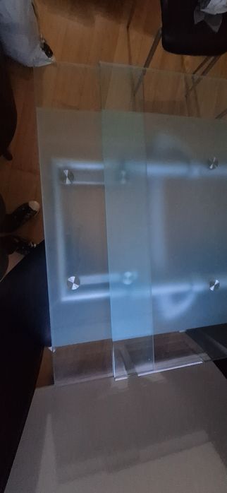 Mesa de jantar em vido