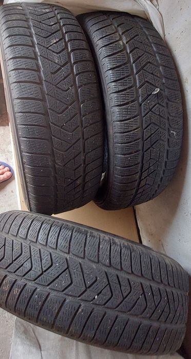 Продам 4 зимові автошини Pirelli Scorpion 215 65 17 в гарному стані