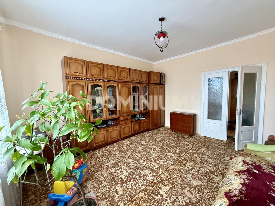 Продається хороший будинок у центрі Королева