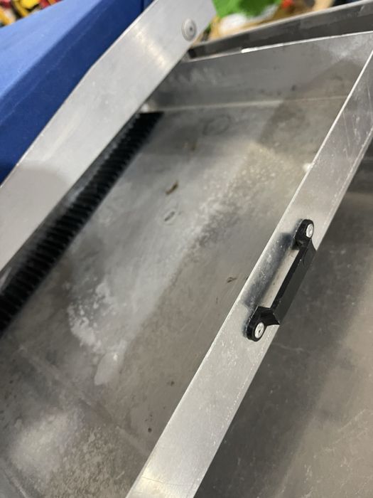 Алюмінієвий зимовий рибальський ящик