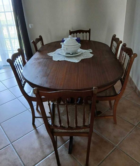 Conjunto Louceiro / Cristaleira + Buffet em Madeira de Cerejeira – Excelente Estado