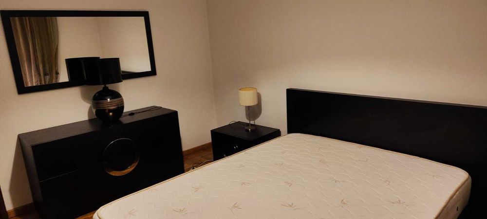 Mobília de Quarto Completa – Elegante e em Bom Estado