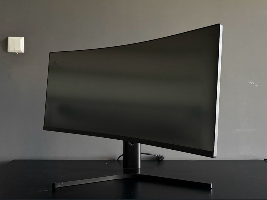 Monitor zakrzywiony