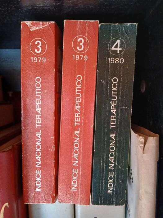 Varios livros antigos de medicina