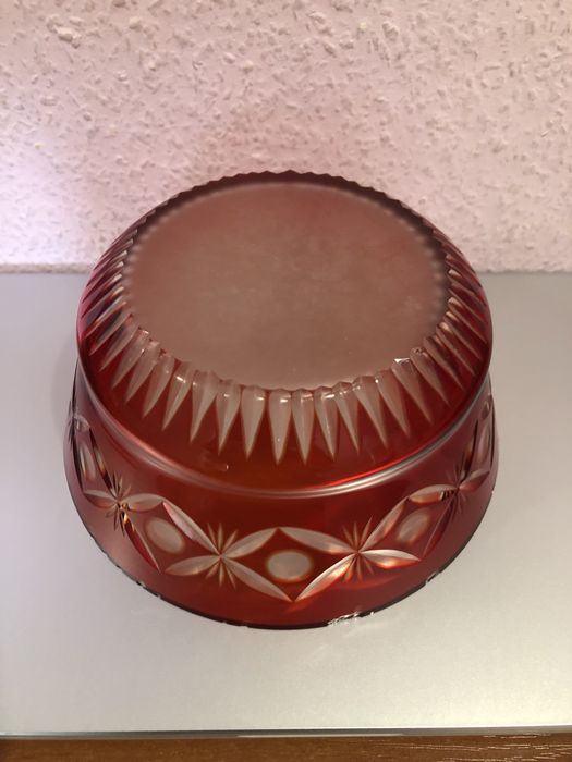 Фруктовница, конфетница,салатница из красного стекла. ссср