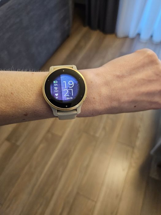 Garmin Venu 2s (wyłącza się)